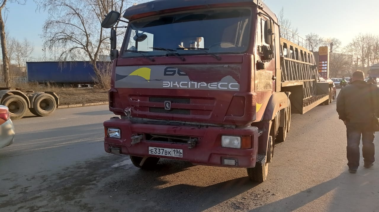 Новости белорецка скоропостижно скончался. КАМАЗ на дороге. Водитель КАМАЗА. Гаспарян водитель КАМАЗА. КАМАЗ новости.