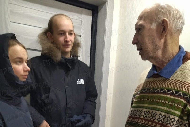 В Екатеринбурге исчез дедушка. Случайный прохожий отыскал его, привел к себе и напоил чаем