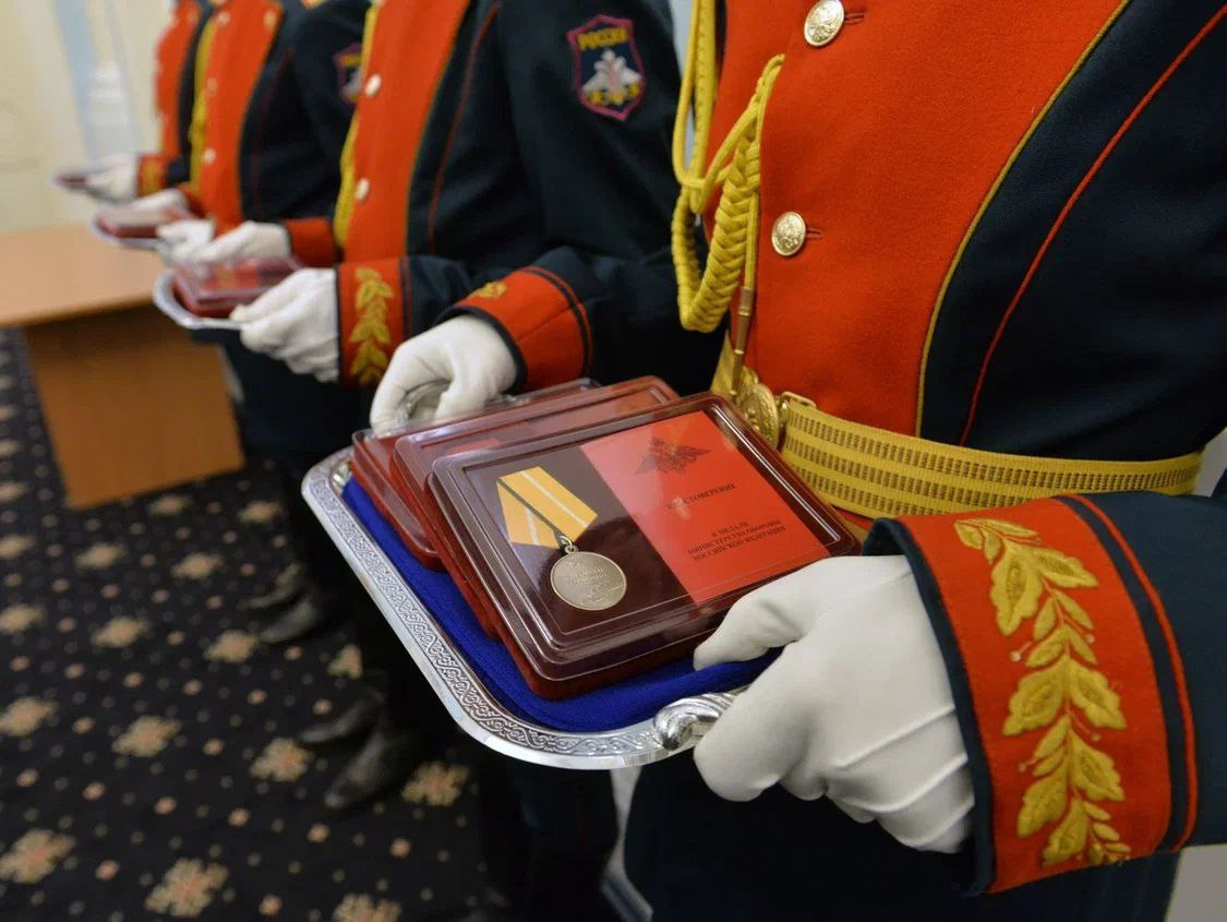 Четверых бойцов из Омска наградили орденами Мужества посмертно