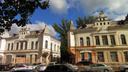 В центре Ростова реконструируют «дома-близнецы» у здания правительства