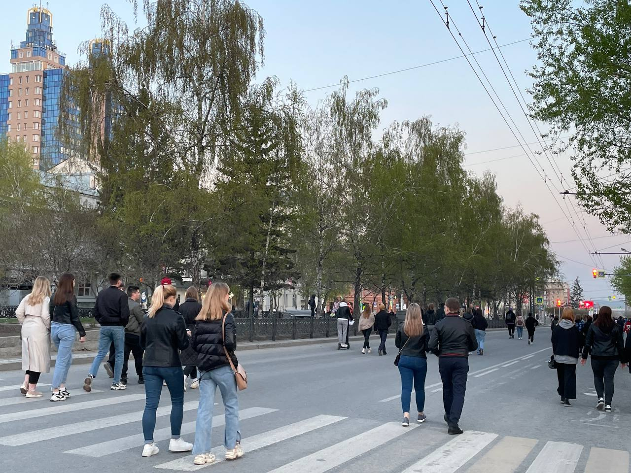 Маи новосибирск. День Победы Новосибирск. Парад Победы 2022 в Новосибирске. День Победы 2022 Новосибирск. Парад Победы 2022 в Новосибирске сцена на площади