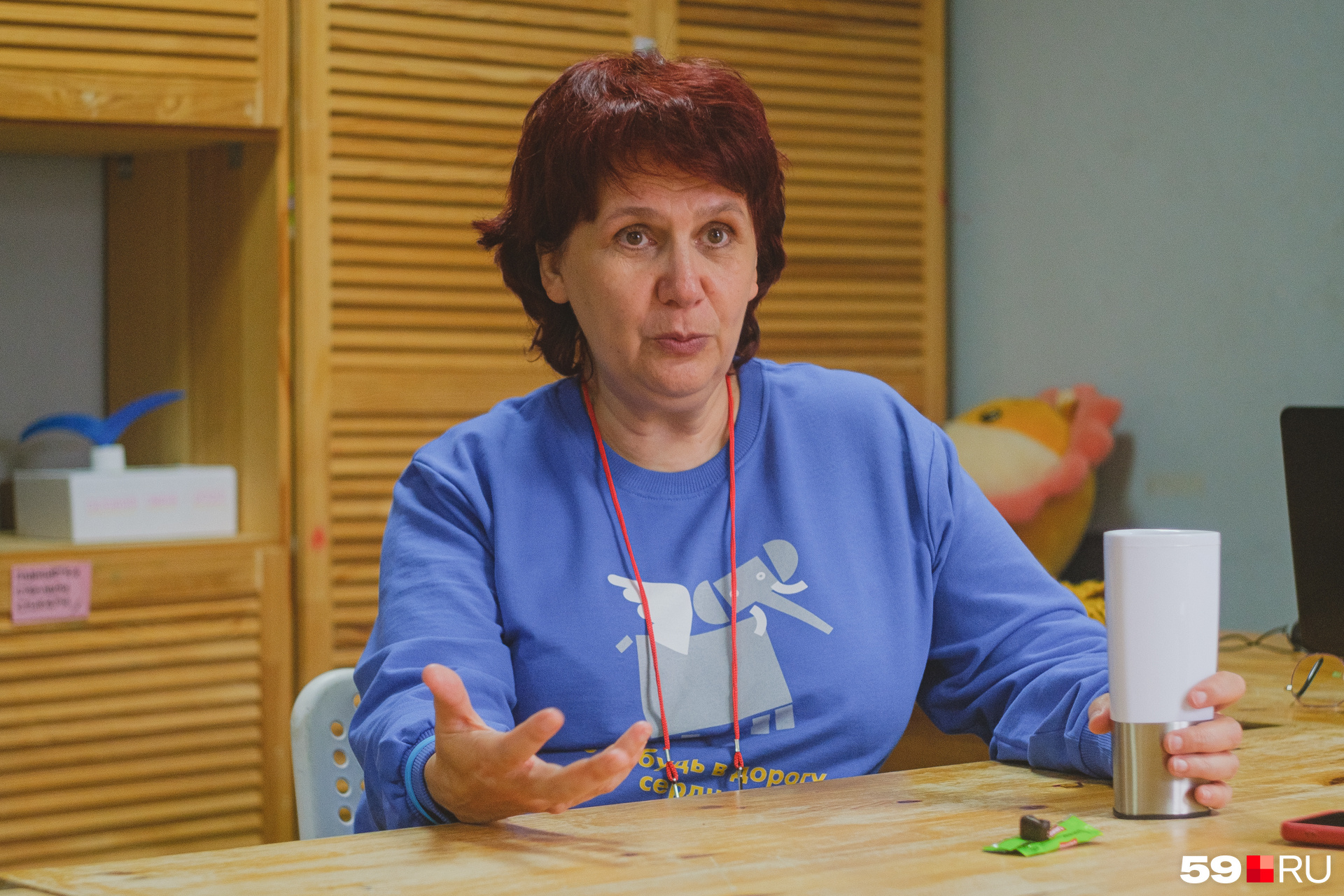 Эльвина Иванова несколько лет была волонтером, затем стала сотрудником благотворительного фонда «Берегиня» и психологом онкоцентра