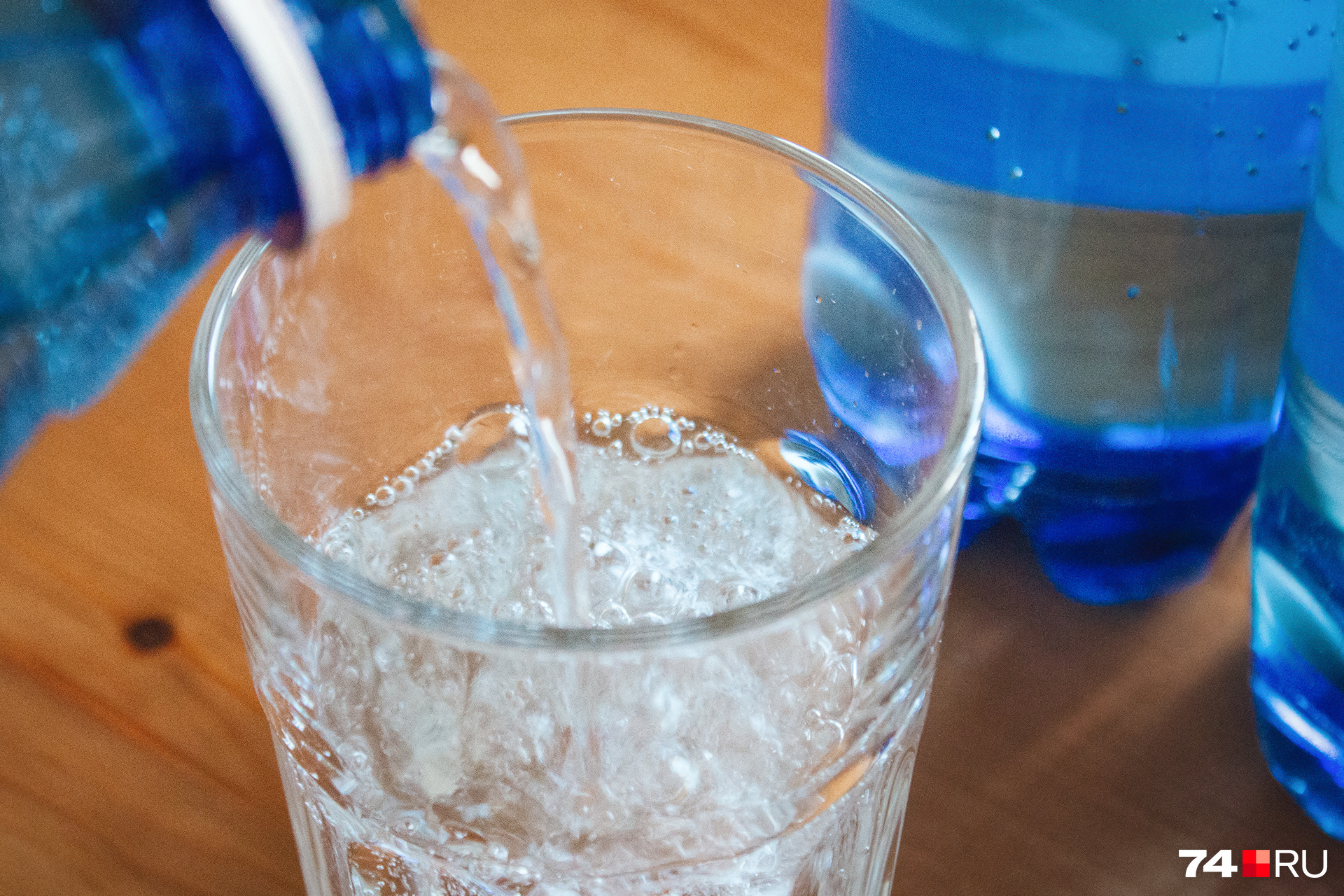 После бессонной ночи особенно важно не забывать пить воду