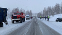 Под Челябинском во время снегопада водитель Nissan врезалась в фуру на встречке и погибла