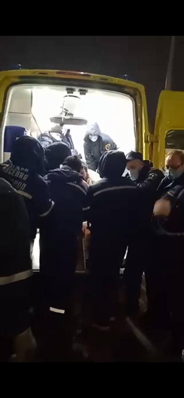 В Нижнем Новгороде мужчину весом 320 килограммов госпитализировали 20 человек