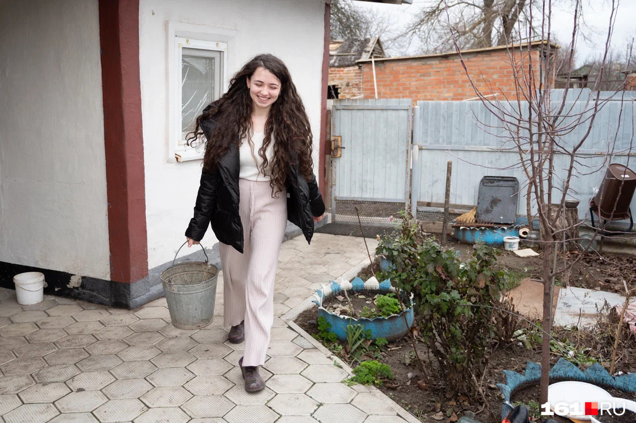 Как девушка зарабатывает маникюром в белорусской деревне - security58.ru