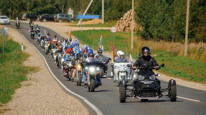 Губернатор Поморья проехался на мощном трицикле в поддержку участников спецоперации на Украине