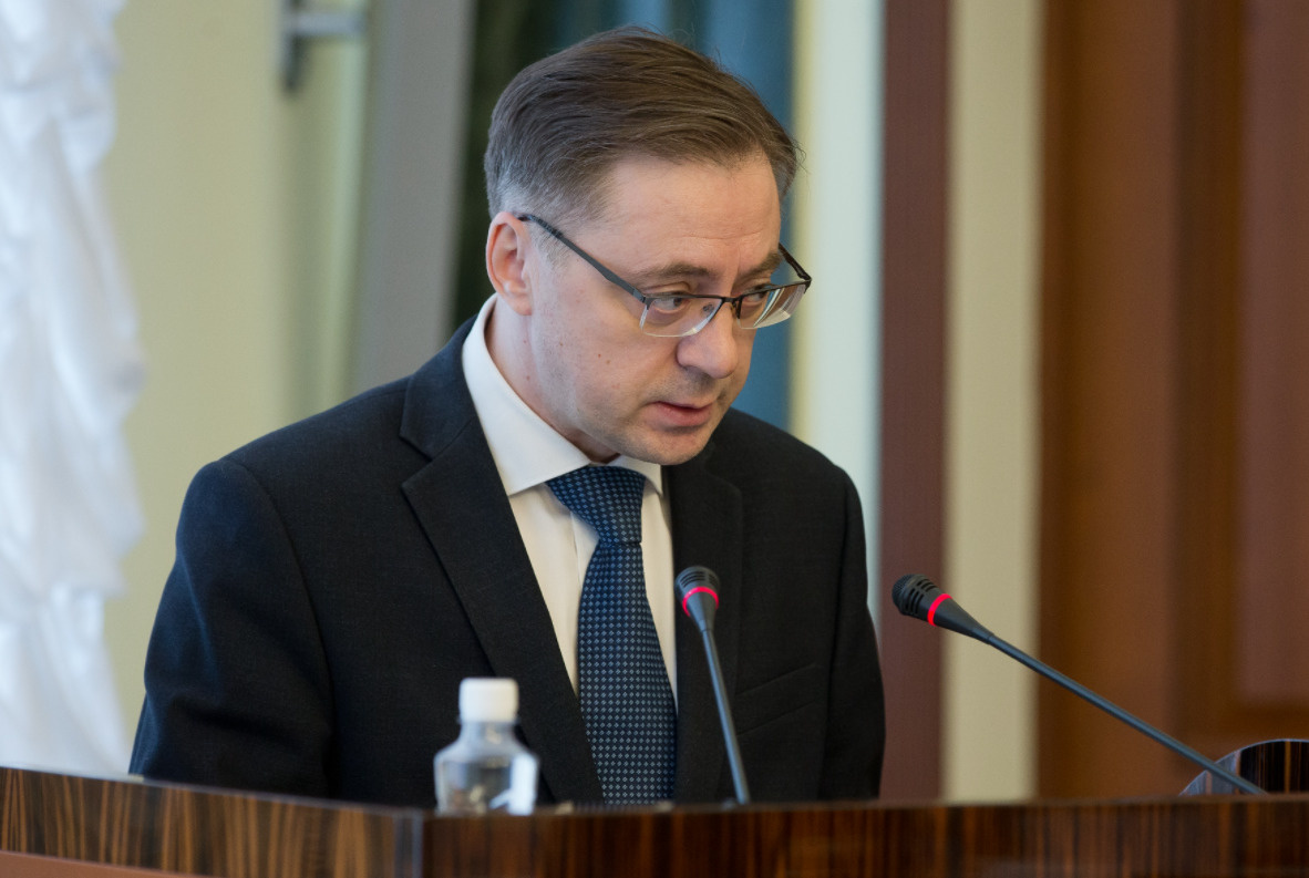 Владислав Смирнов объяснил списание крупной суммы на пиар экономическими интересами региона Владислав Смирнов объяснил списание крупной суммы на пиар экономическими интересами региона