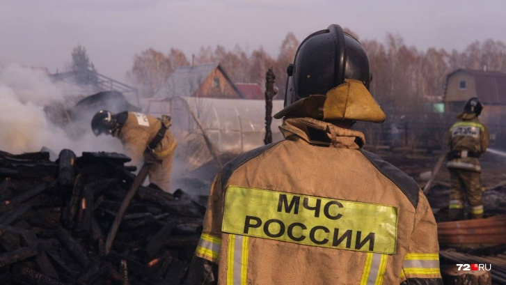 Три дома сгорели в СНТ «Красная горка». Остальное удалось спасти Три дома сгорели в СНТ «Красная горка». Остальное удалось спасти