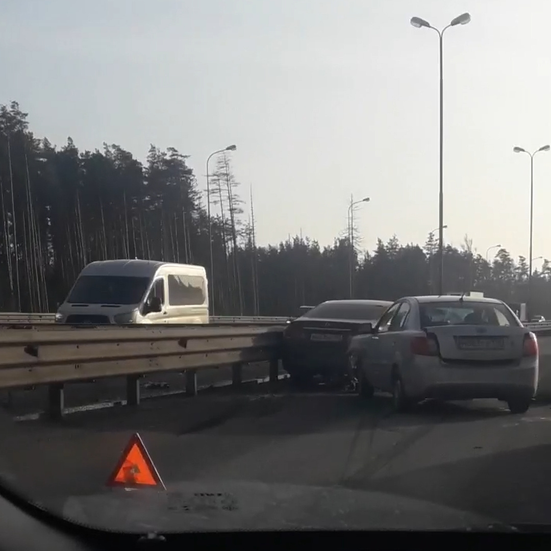 В «месиво» на КАД в районе Шафировского попали пять машин