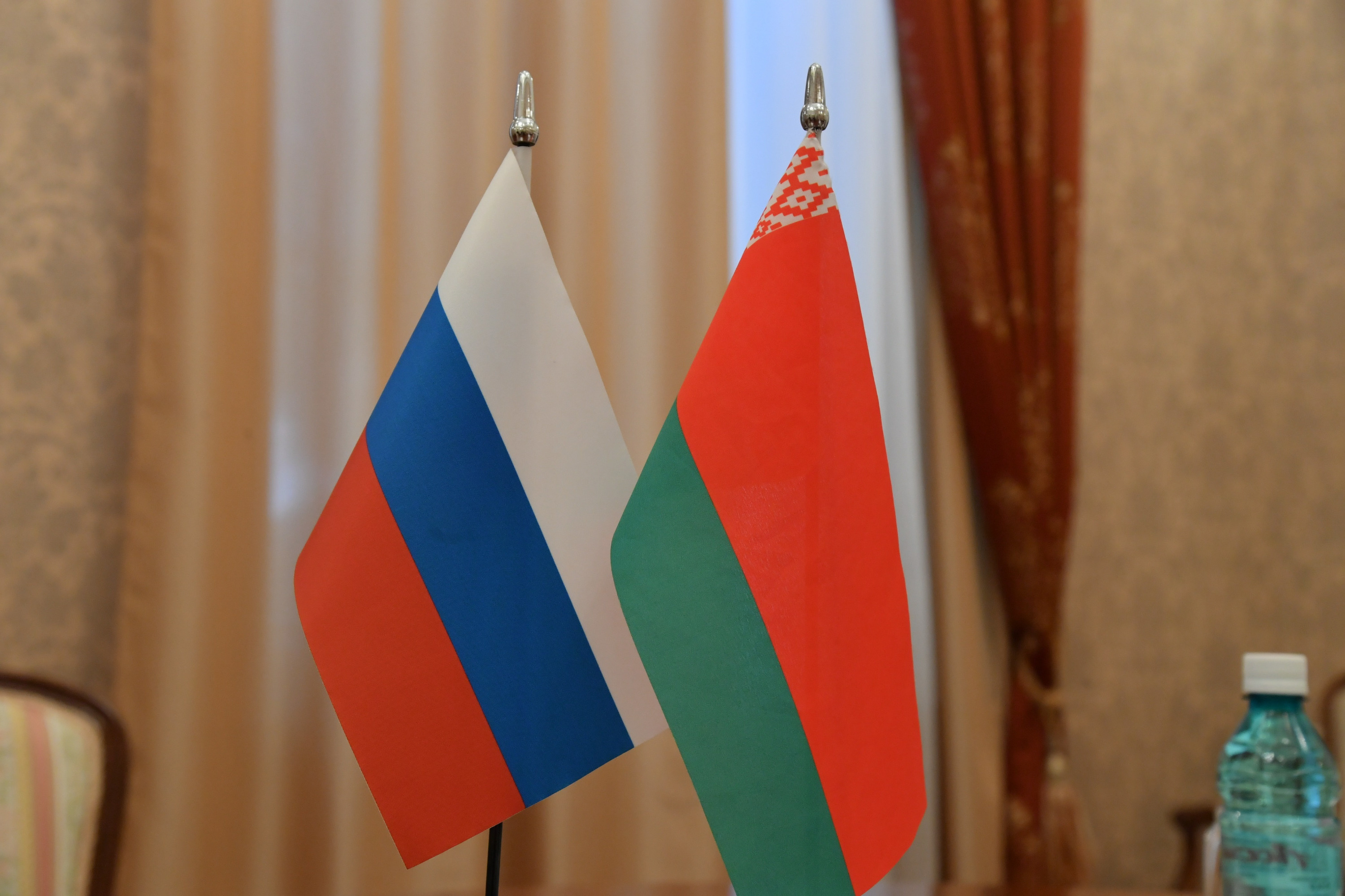 Губернатор предложил провести ярмарку белорусских товаров в регионе