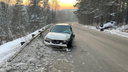 Автомобиль улетел в кювет и перевернулся под Новосибирском — видео последствий аварии
