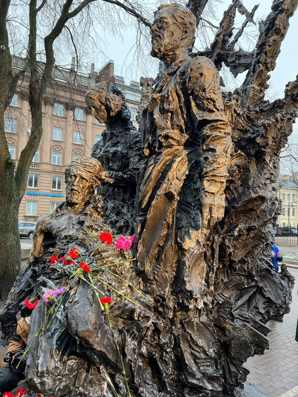 В Соляном переулке открыли памятник блокадному медику | 27.01.2023 |  Санкт-Петербург - БезФормата