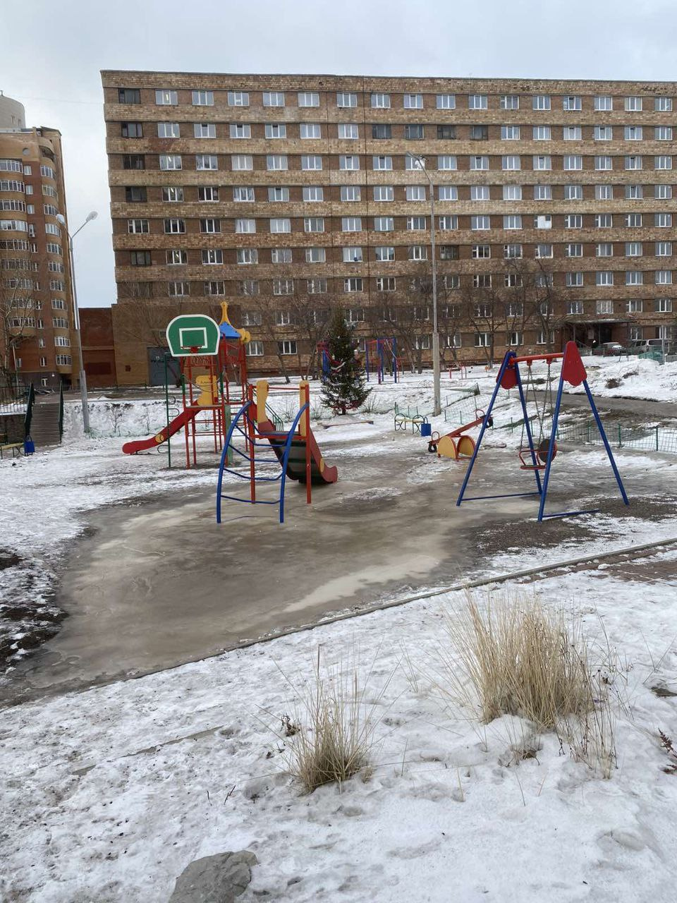 Так выглядит детская площадка на Борисова 10 января Так выглядит детская площадка на Борисова 10 января