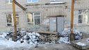 Люди оказались заблокированы: в Ярославской области обрушился вход общежития