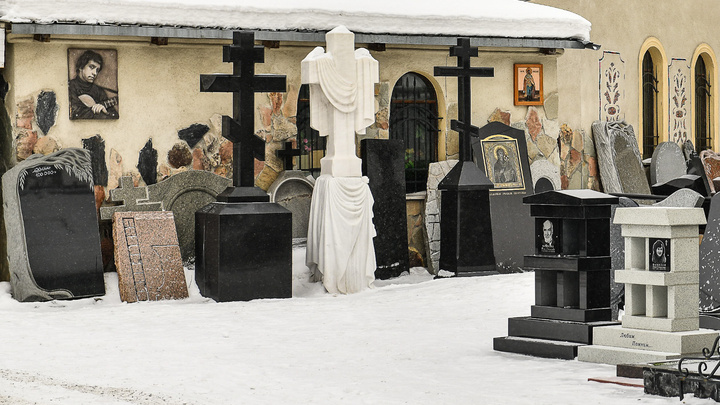 Не хватает места для могил: депутаты решили расширить кладбище на окраине Екатеринбурга