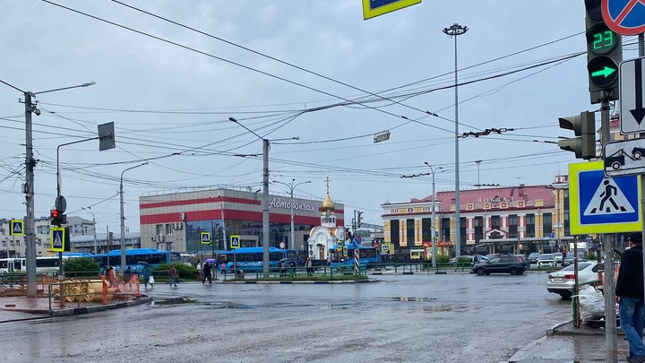 В Новокузнецке разрешили движение транспорту по центральному проспекту. Его перекрывали на 10 дней