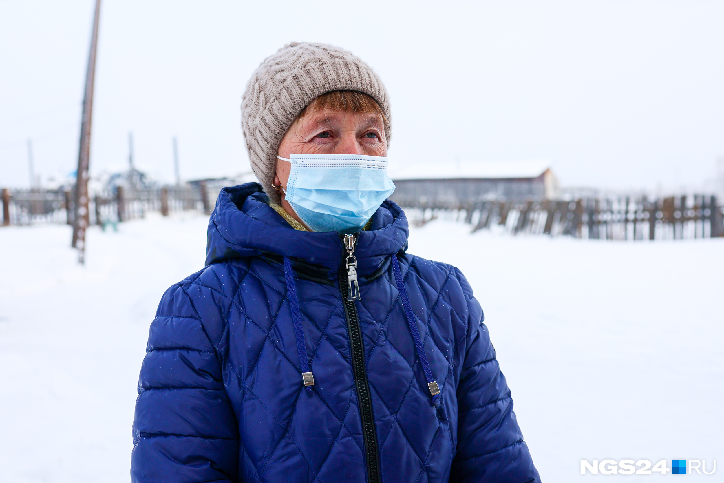 Женщина пришла на службу на Крещение впервые Женщина пришла на службу на Крещение впервые