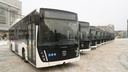 В центр Новосибирска привезли 20 новых красивых автобусов — разглядываем снимки