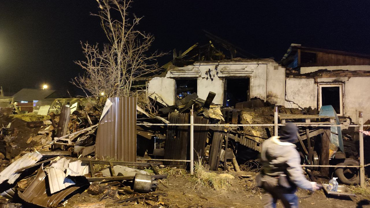 Восемь домов пострадали от крушения истребителя <nobr class="_">Су-30</nobr> в иркутском микрорайоне Ново-Ленино