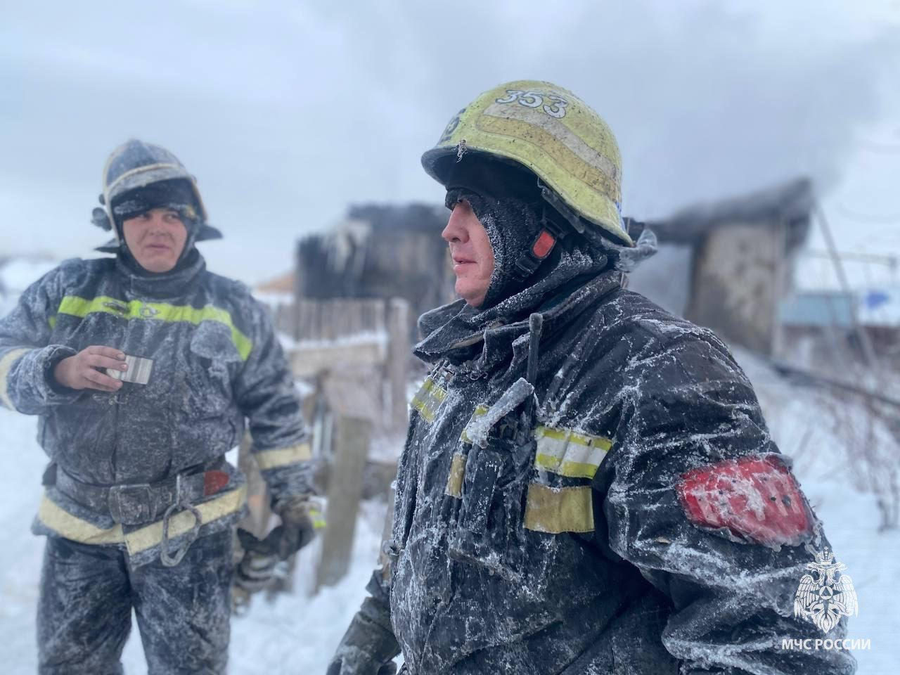 В мороз получились эпичные кадры со спасателями