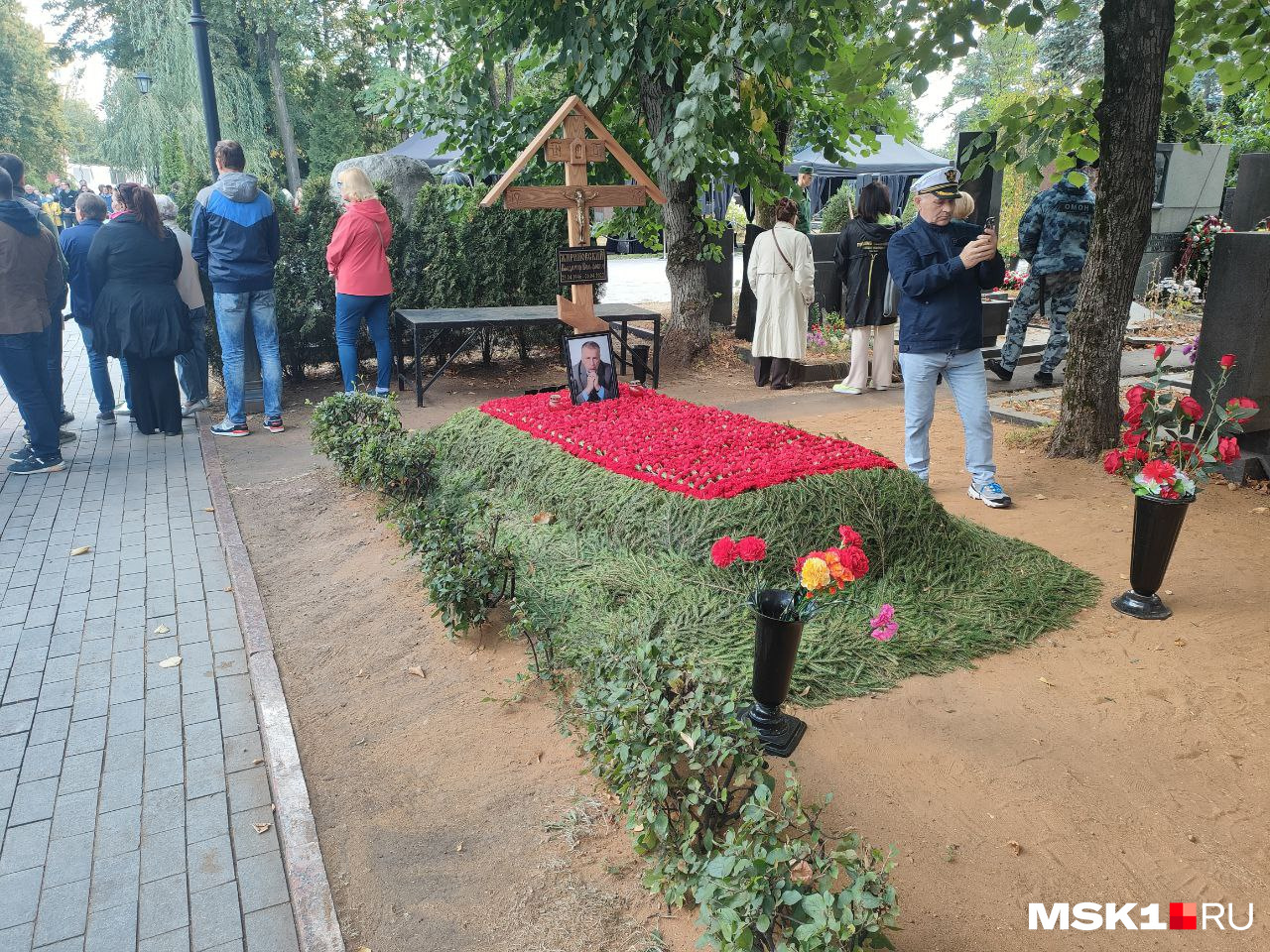 Похороны Михаила горбачёва. Могила Михаила горбачёва. Военное кладбище. Прощание с Горбачевым на кладбище.