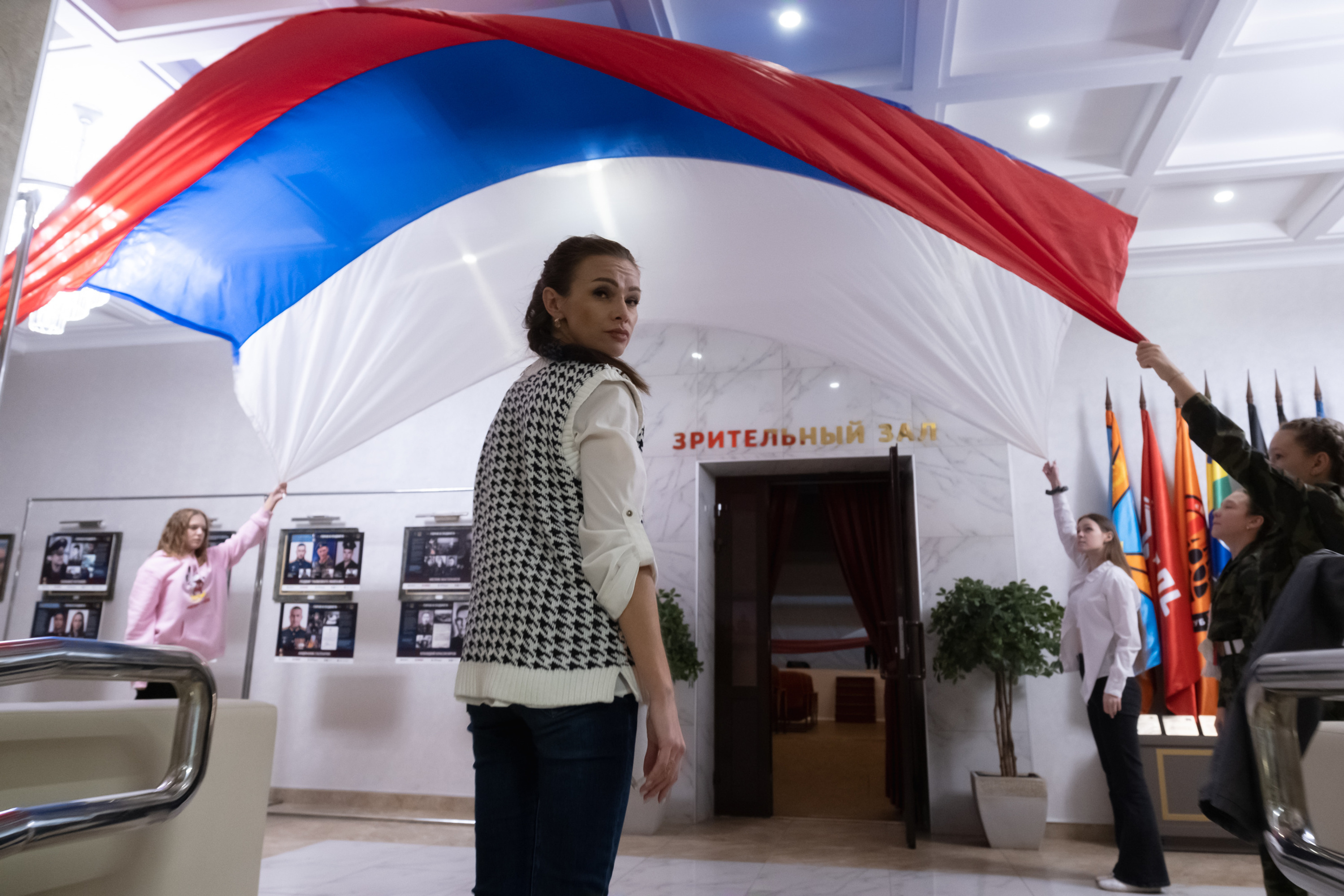 Сегодня родители, дети и педагоги живут как одна семья, где всегда готовы прийти на помощь Сегодня родители, дети и педагоги живут как одна семья, где всегда готовы прийти на помощь
