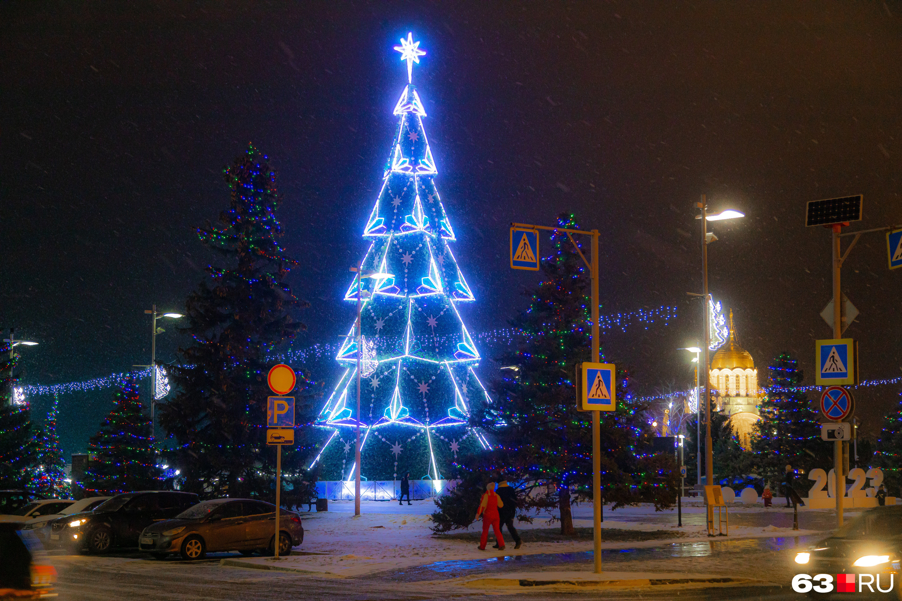 площадь славы самара зима. самара в иллюминации. как украсили самару к новому году. новогодняя иллюминация самара 2023. новогодняя самара.