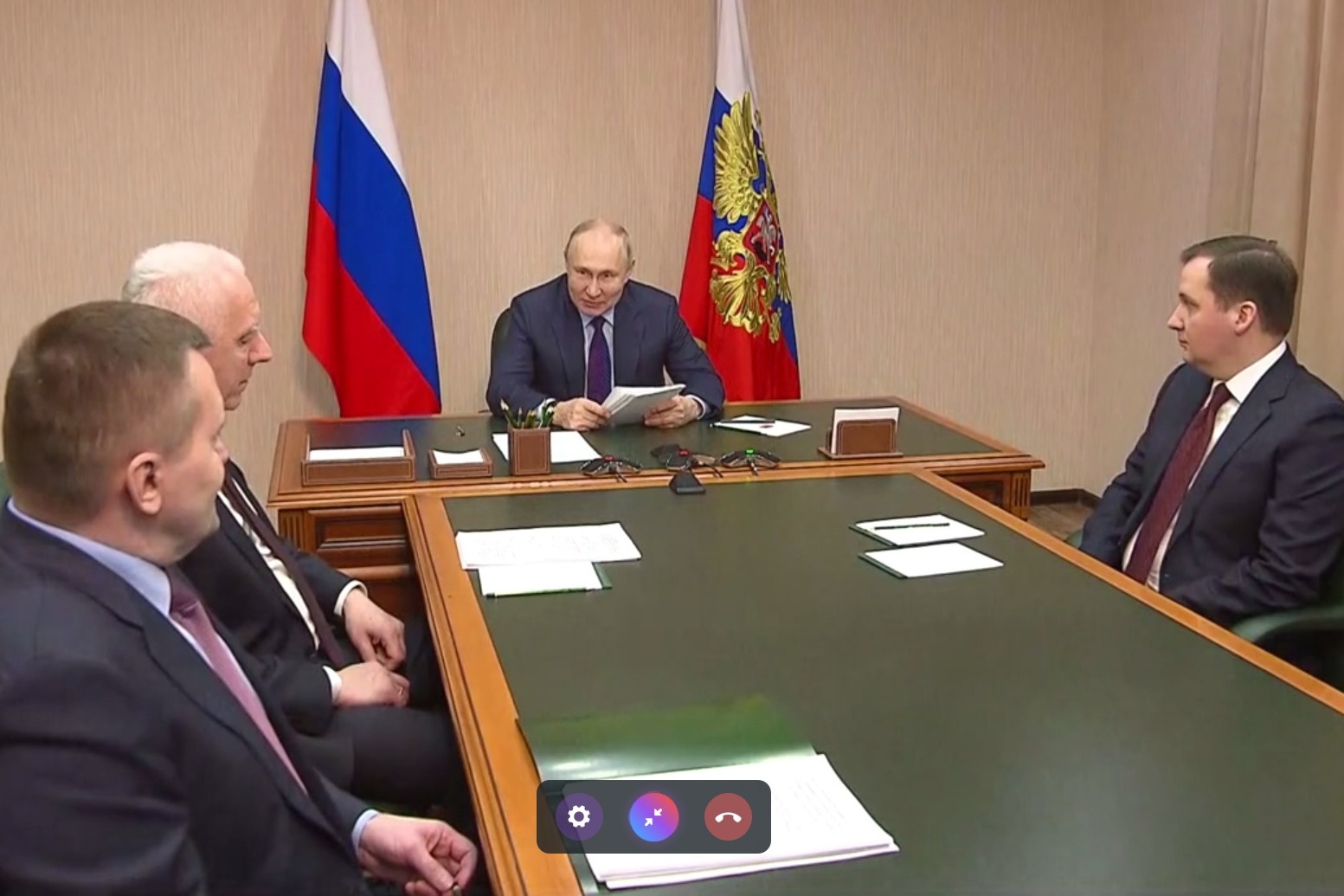 Владимир Путин в Устьянском районе. Сейчас там проходит совещание по развитию лесопромышленной отрасли Владимир Путин в Устьянском районе. Сейчас там проходит совещание по развитию лесопромышленной отрасли