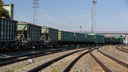 Грузовые поезда насмерть задавили двух мужчин под Новосибирском
