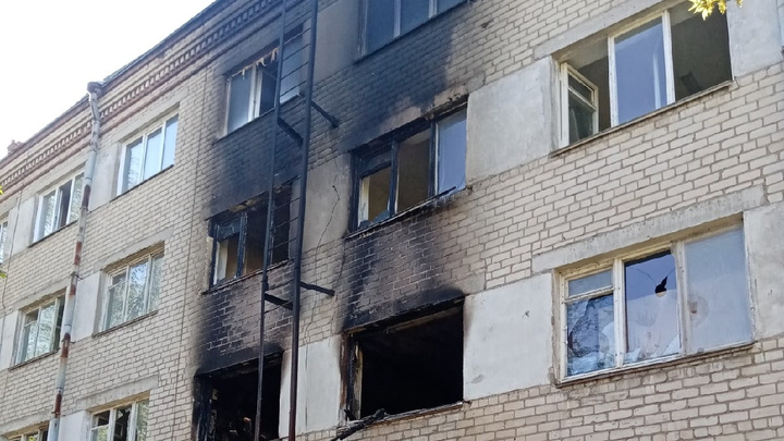 «Вышел на балкон, а там этот ужас»: в Челябинске ночью горела заброшенная больница
