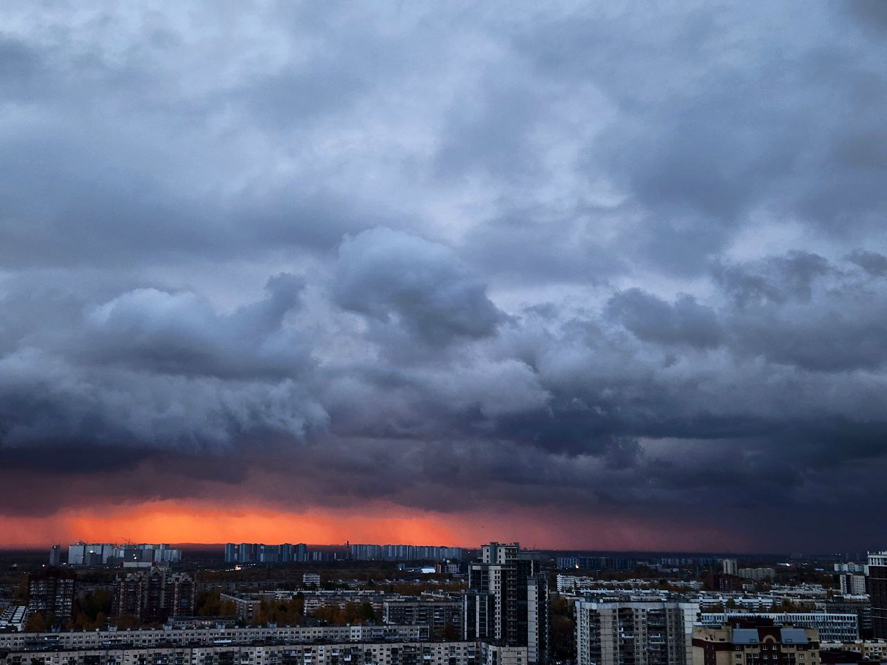 Рассвет в Петербурге 17 октября