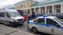 «На месте работают сотрудники»: в Ярославле вызвали полицию из-за упавшей в салоне маршрутки пассажирки