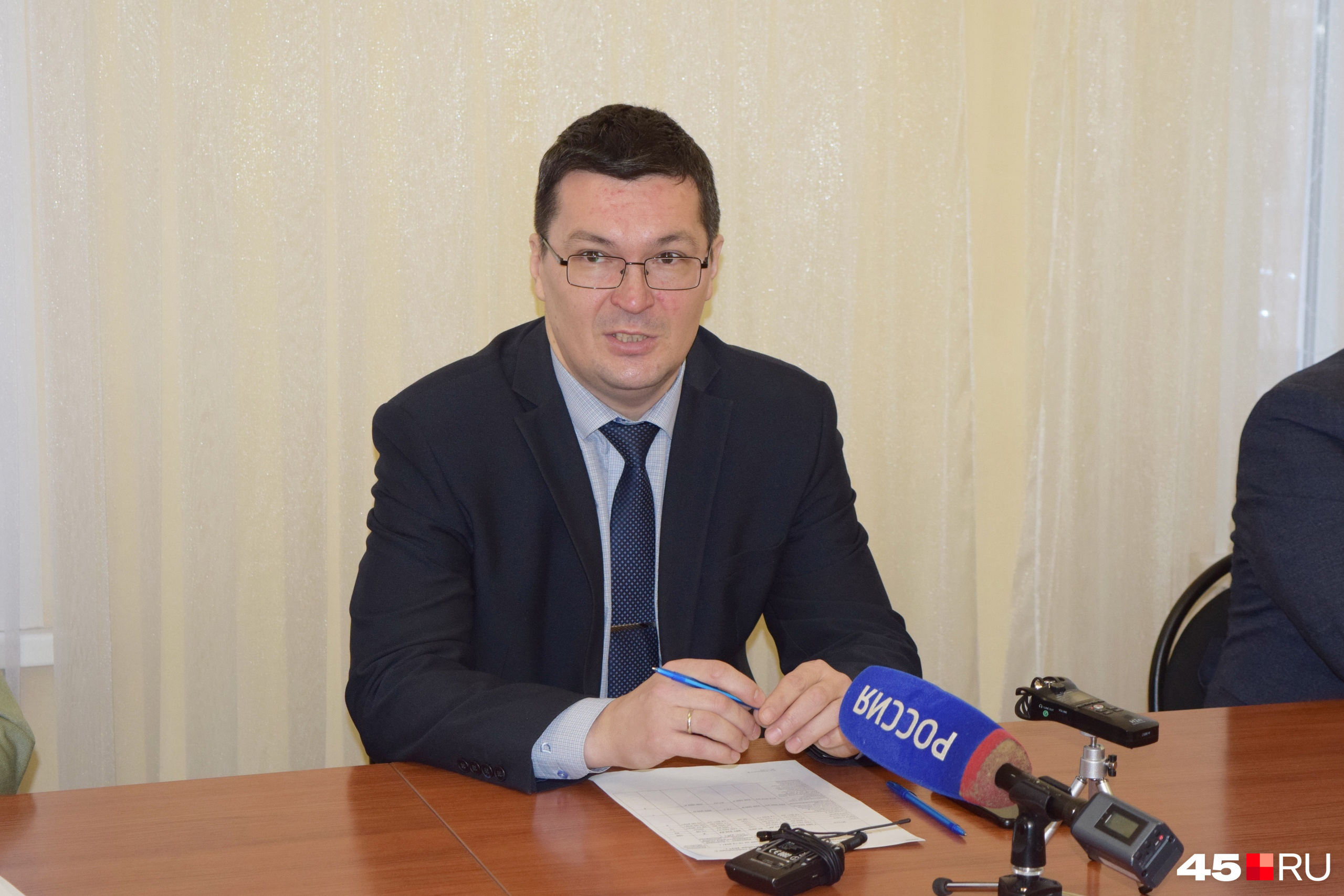 Андрей Кочеров считает, что «манипулирование общественностью» решить вопрос со школой не поможет