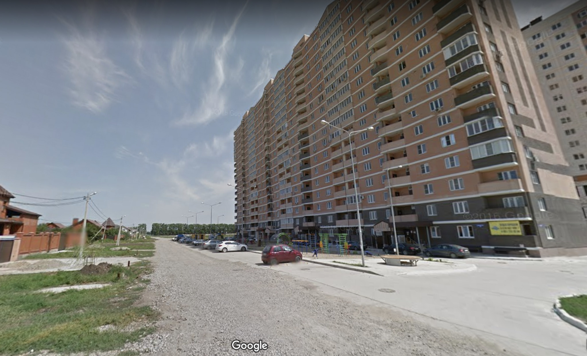 Так, например, выглядел участок улицы Домбайской в 2015 году