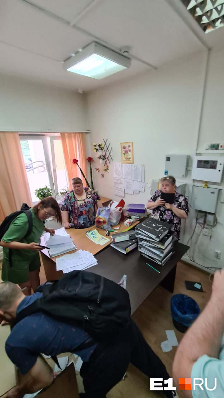 Весь процесс выселения снимали на фото и видео Весь процесс выселения снимали на фото и видео