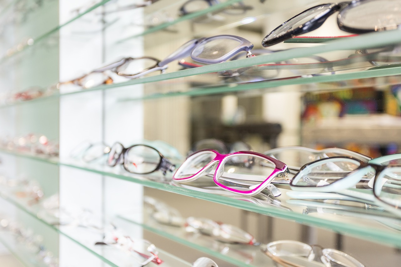 Альтернатива очкам и линзам — лазерная коррекция зрения
