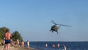 Над островом Краснофлотский низко пролетел военный вертолет: видео