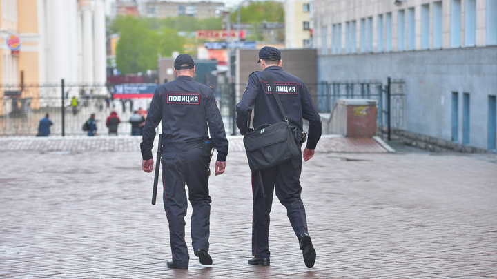 Отправят ли свердловских полицейских на Украину? Источник