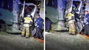 На новосибирской трассе лоб в лоб столкнулись две фуры — водителей зажало в кабинах