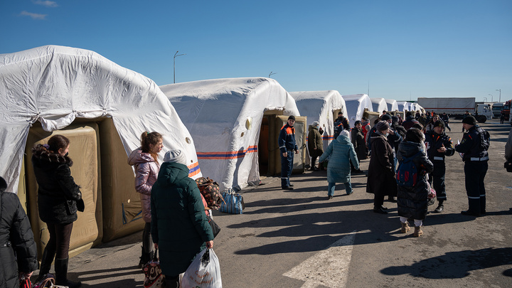 В Екатеринбурге открыли пункт сбора гуманитарной помощи для беженцев с Донбасса