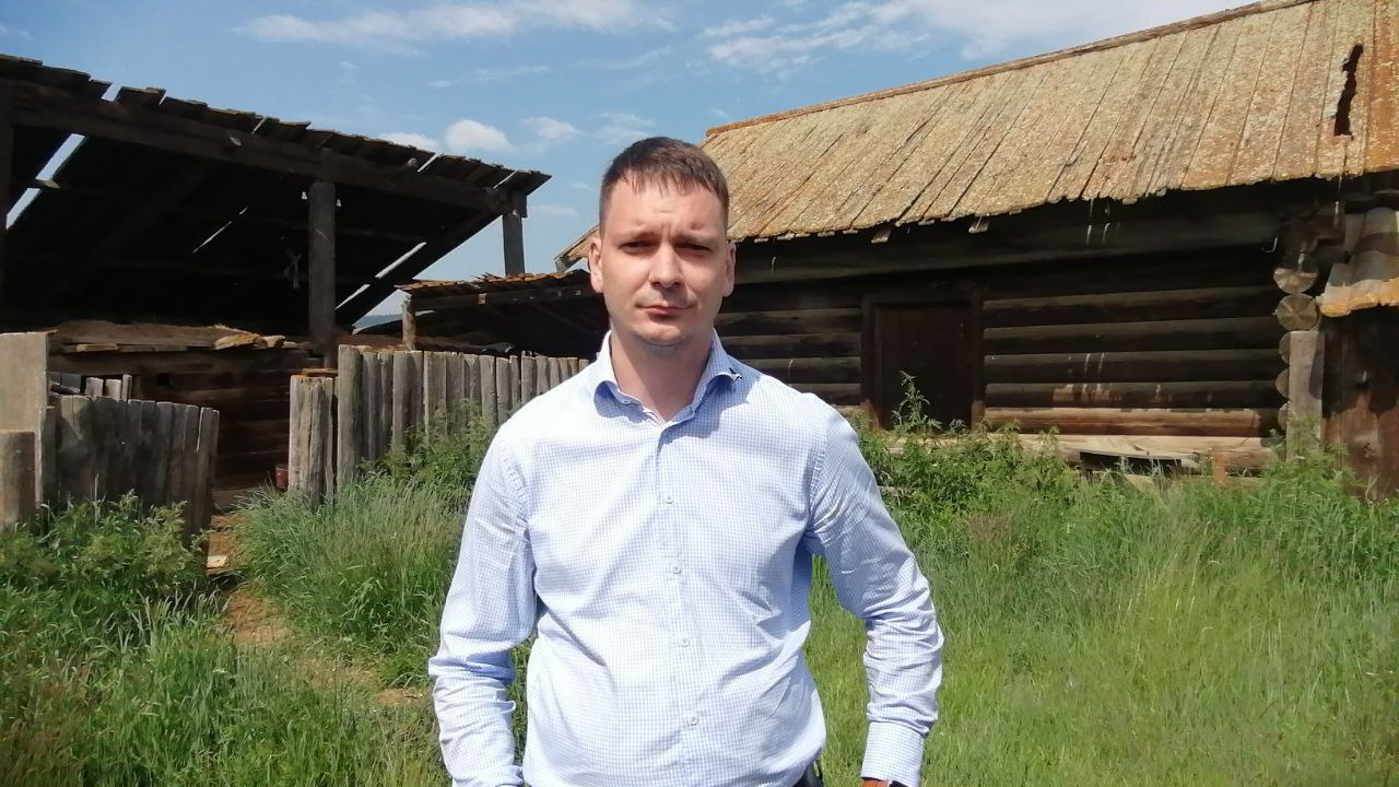 Нужно ли сохранять деревянную застройку в Иркутске и когда отреставрируют сгоревший ТЮЗ? Отвечает глава службы по охране памятников