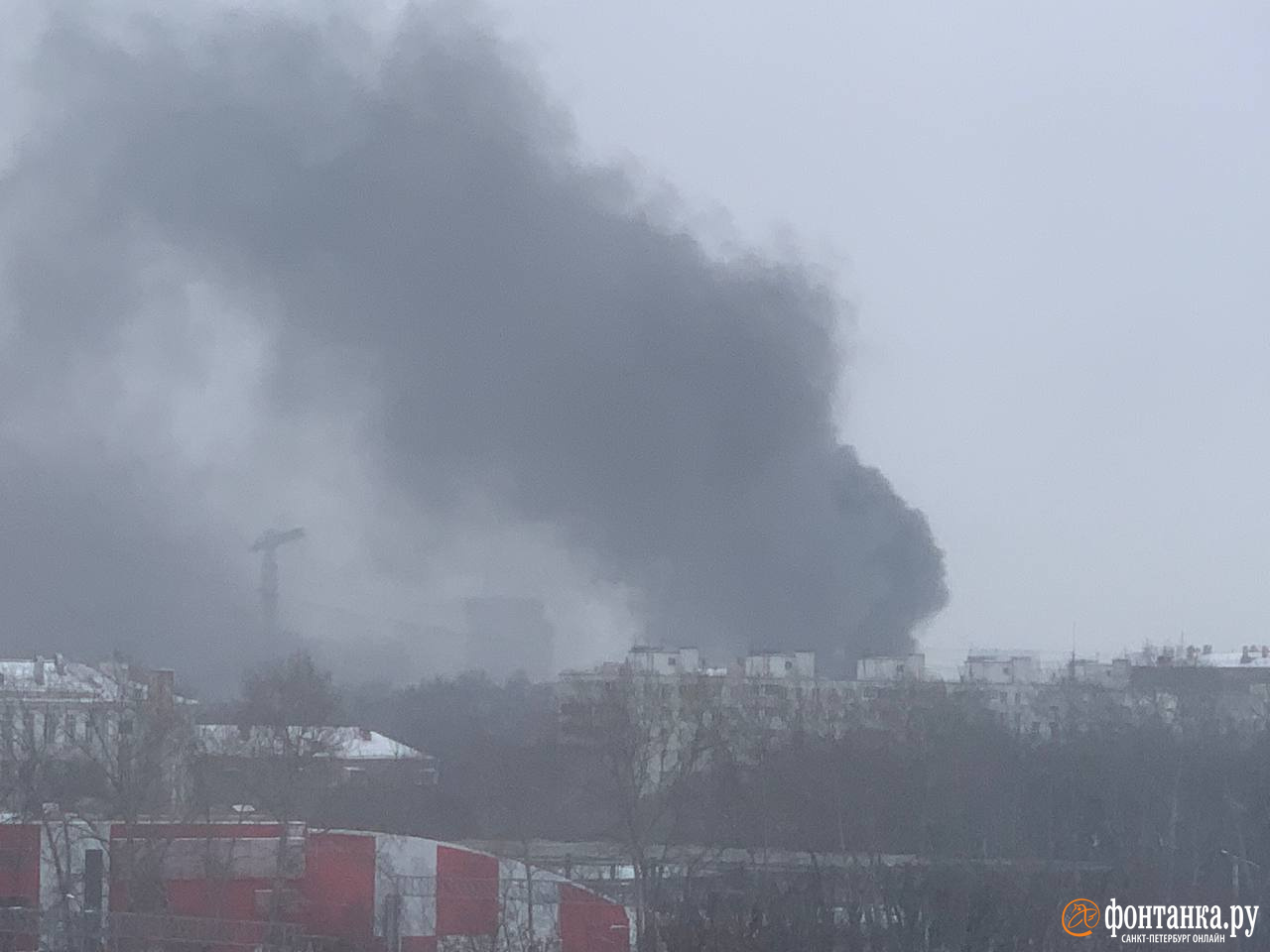 Фото и видео пожара на складе на улице Добролюбова, 1, в Москве 10 января  2023 г. - 10 января 2023 - ФОНТАНКА.ру