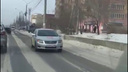 Водитель такси задом наперед проехался в центре Читы - видео
