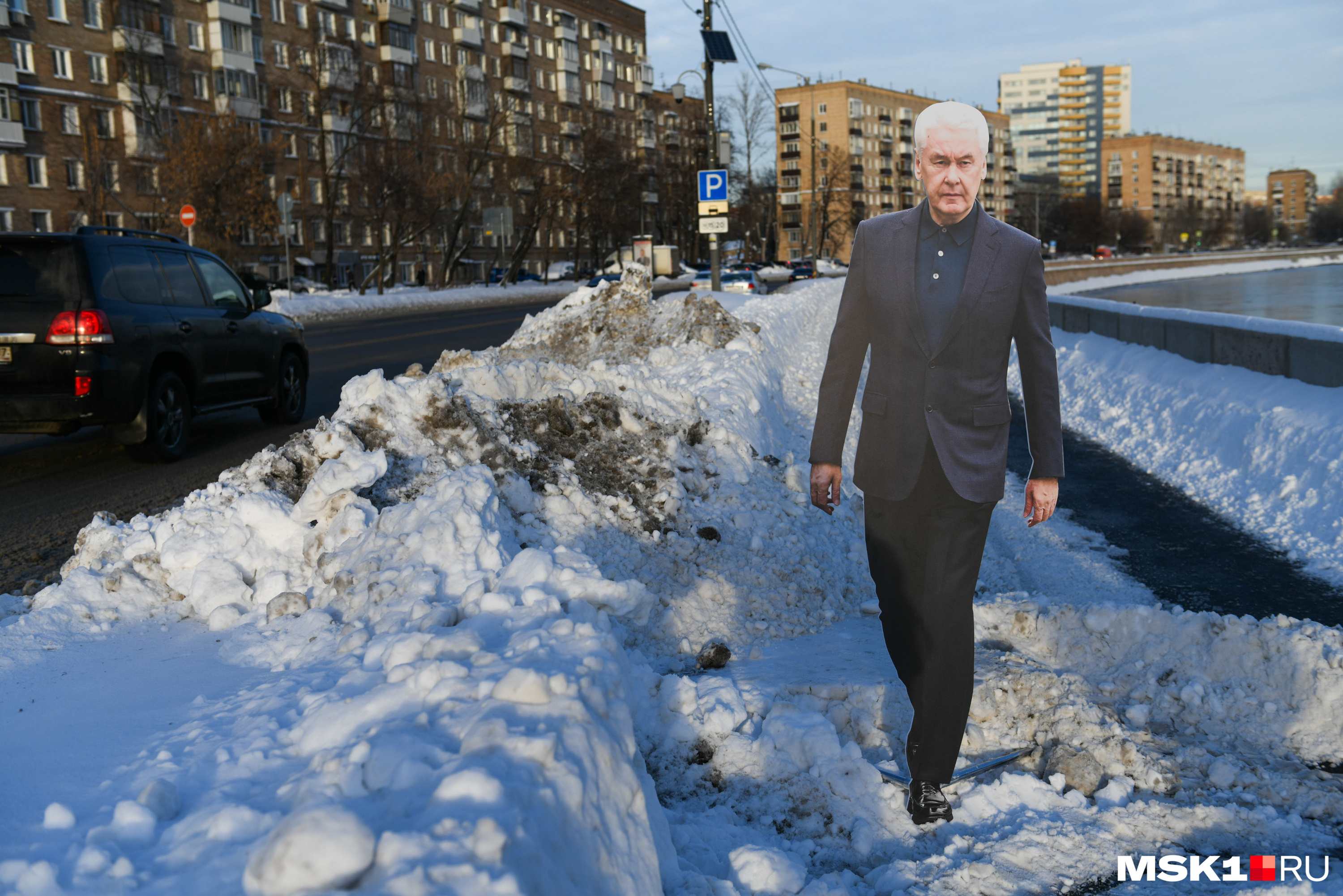 Из-за сильнейшего снегопада Москву до сих пор не могут до конца почистить
