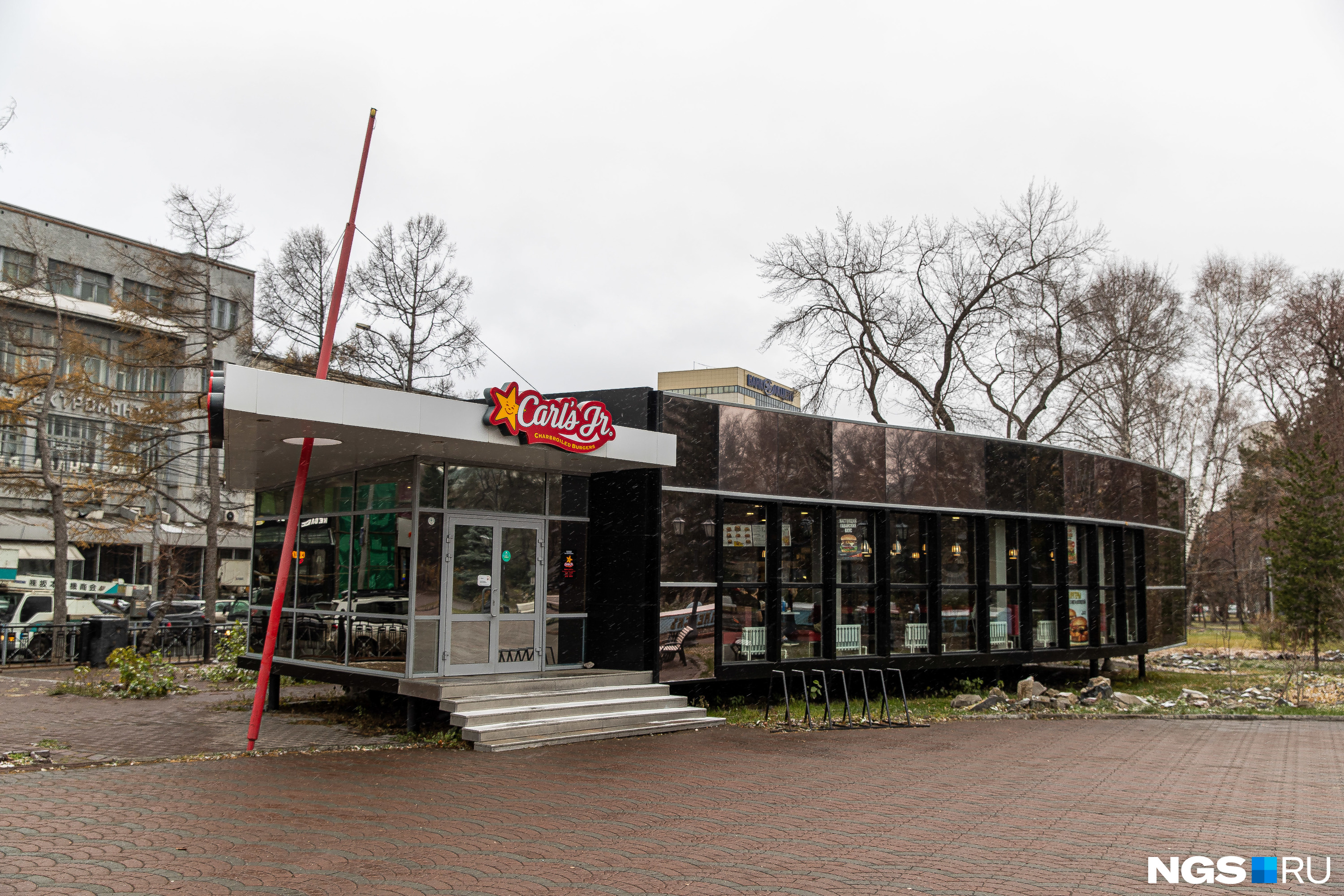 Ресторан Carl's Jr. Ресторан Carl's Jr.