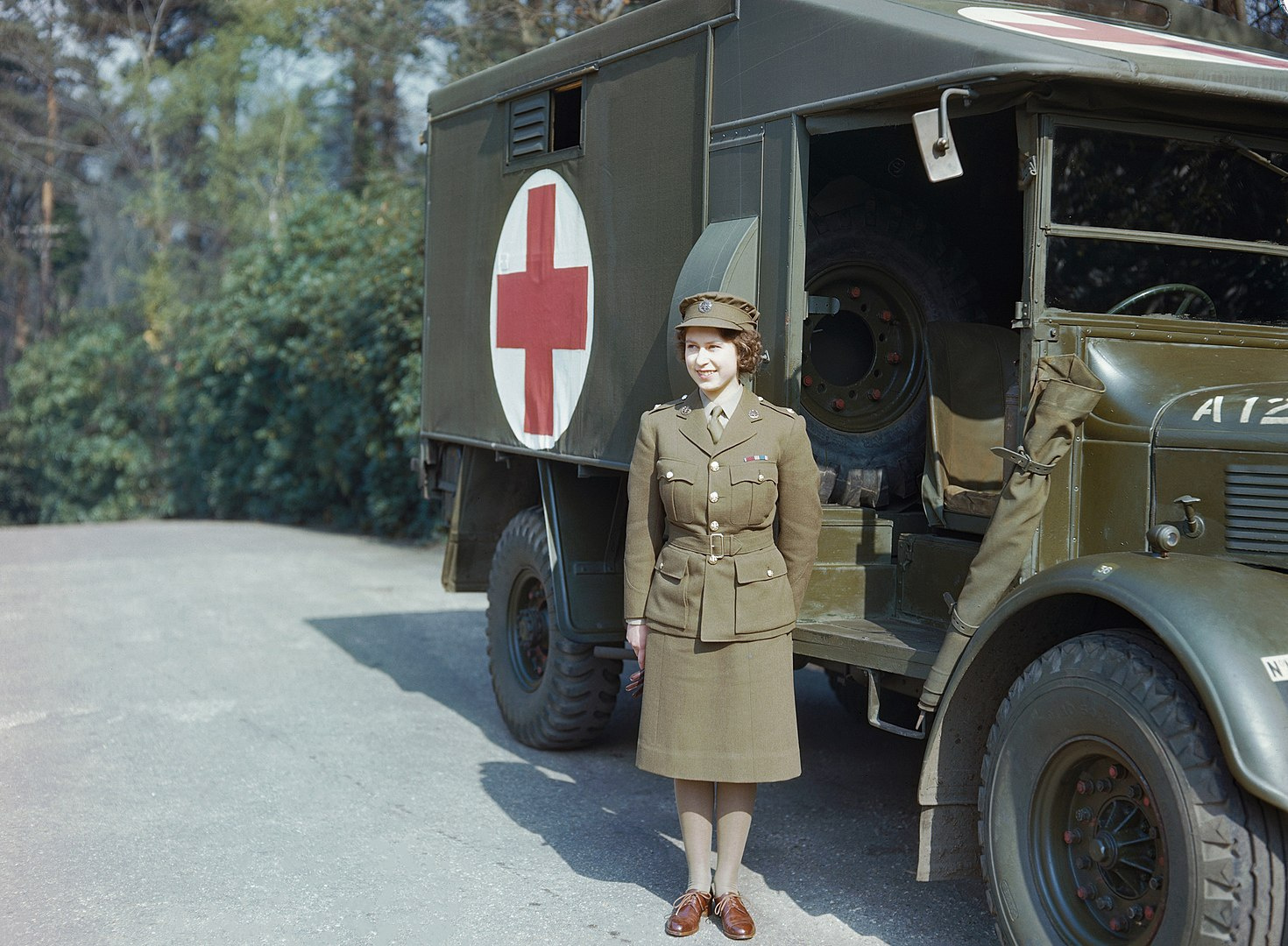 Елизавета II, апрель 1945 года