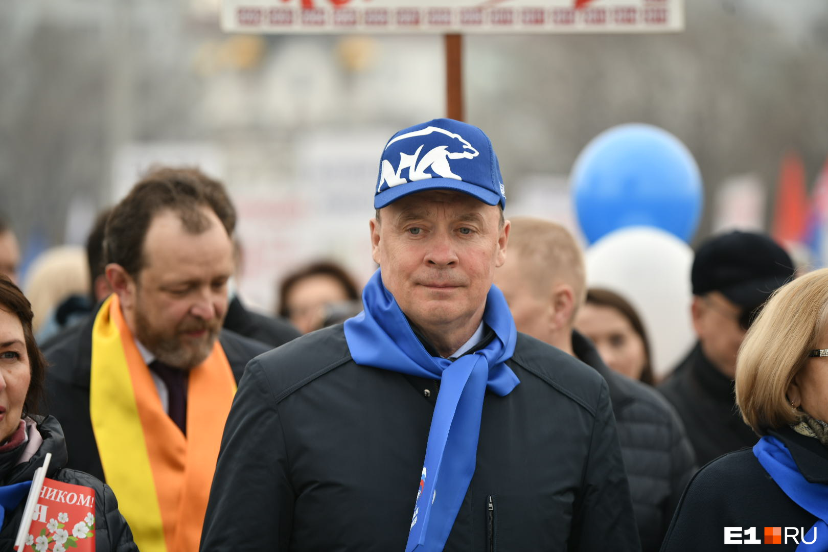 Мэр Алексей Орлов на первомайской демонстрации