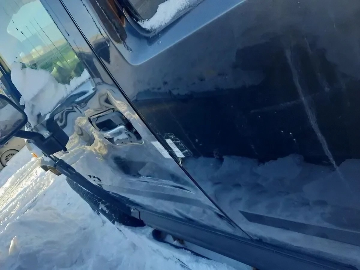 Автомобиль продается со сколами, царапинами и потертостями Автомобиль продается со сколами, царапинами и потертостями