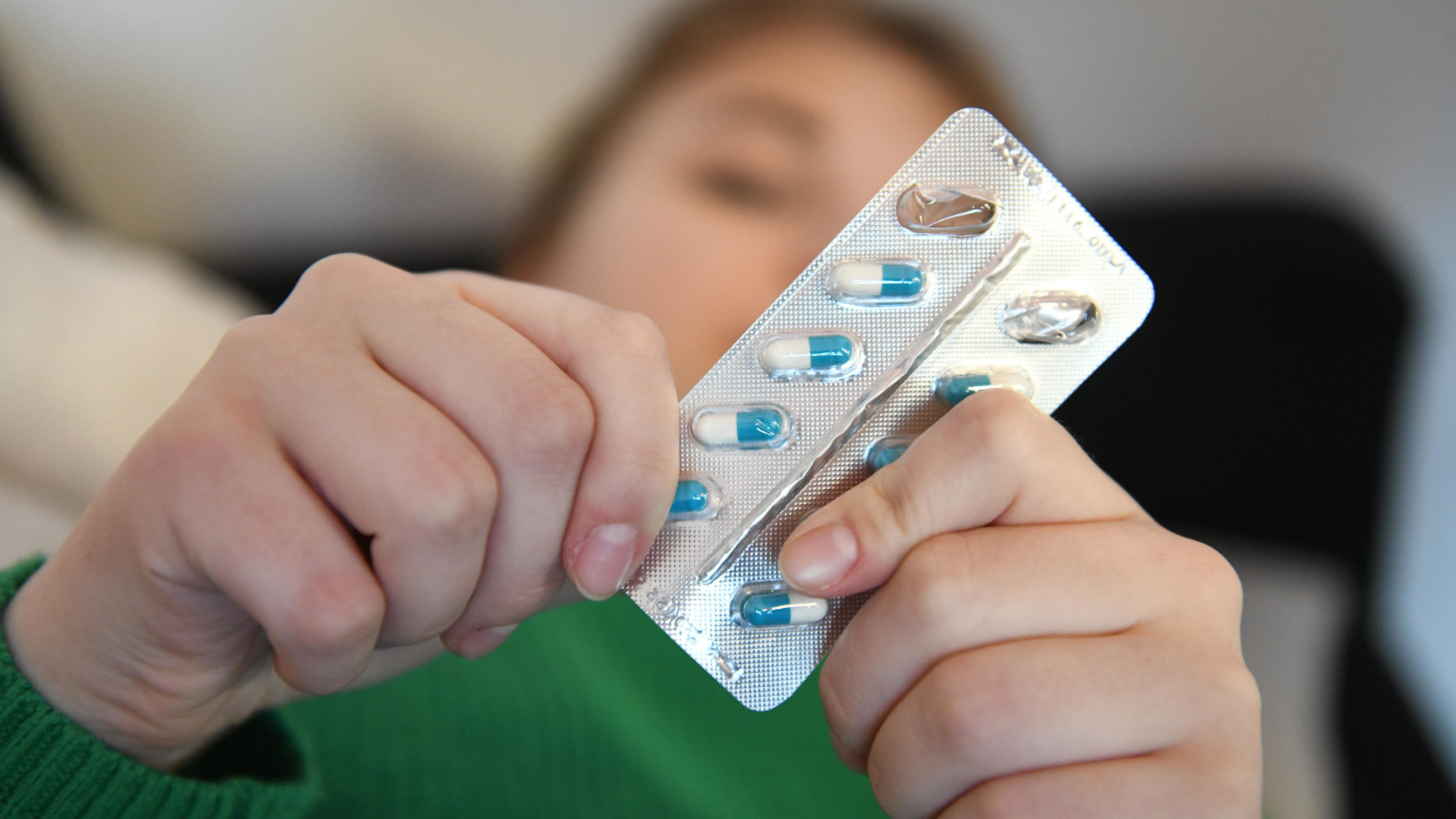 «Пациенты назначают себе антибиотики, которые неэффективны»: Максим Слепов — о заболеваемости гриппом